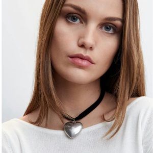 NWT Mango Velvet Heart Pendant Necklace